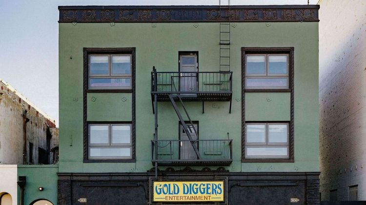 Gold Diggers Hotel Exterior