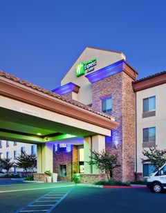 Holiday Inn Express Hotel & Suites Clovi