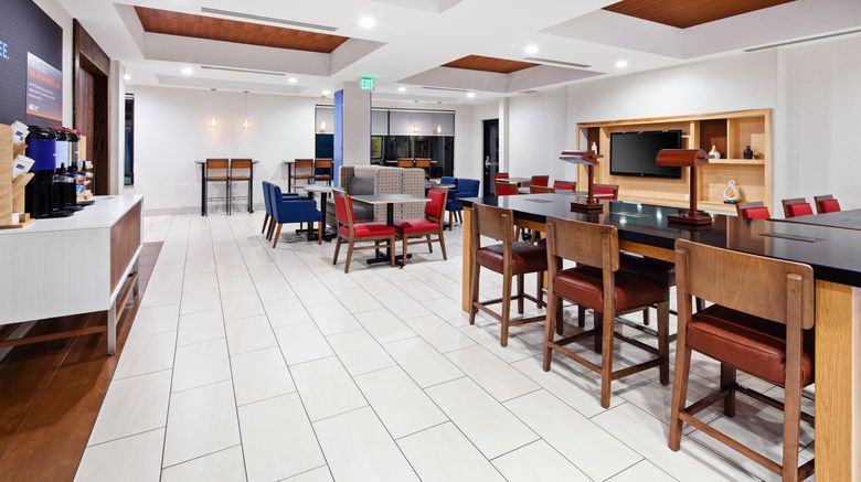 <b>Holiday Inn Express Hotel & Suites Clovi Restaurant</b>. Images powered by <a href="https://www.leonardoworldwide.com/" title="Leonardo Worldwide" target="_blank">Leonardo</a>.