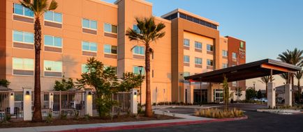 Holiday Inn Express/Suites Moreno Valley Exterior