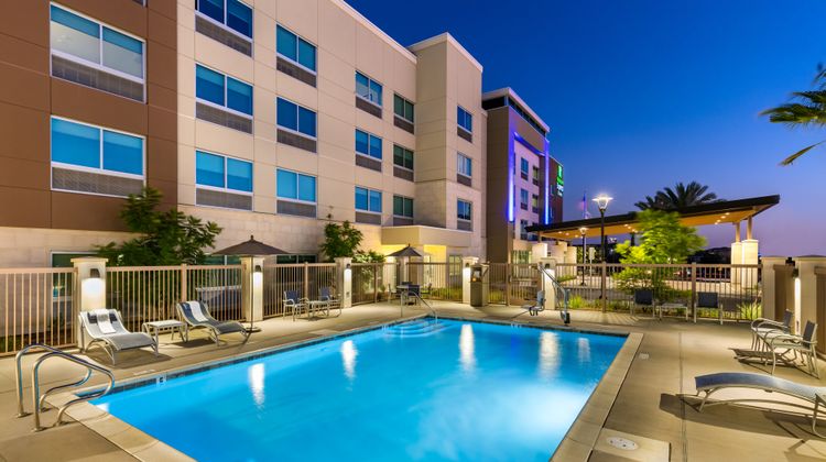 Holiday Inn Express/Suites Moreno Valley Pool