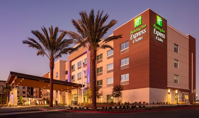 Holiday Inn Express/Suites Moreno Valley Exterior