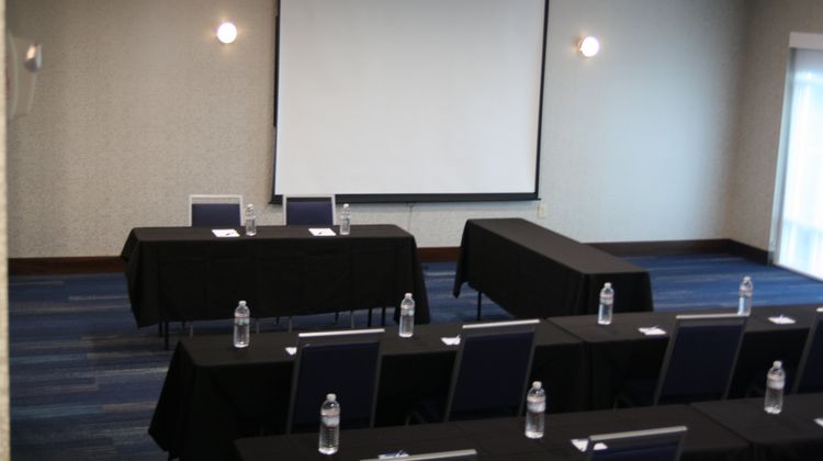 Holiday Inn Express & Suites Mason Meeting