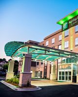 Holiday Inn Hotel & Suites Savannah Arpt