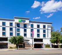 Holiday Inn Express Hotel & Suites Exterior