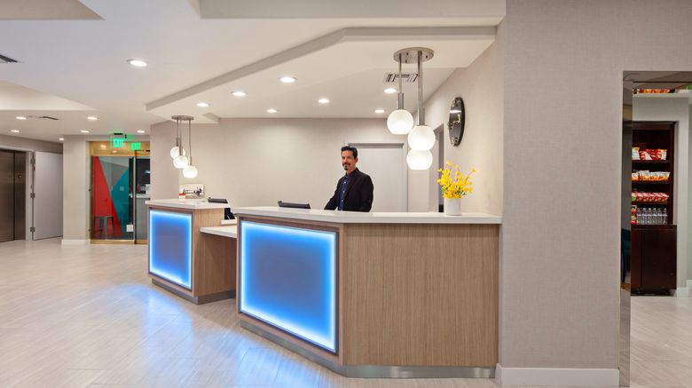 <b>Holiday Inn Express Hotel & Suites Lobby</b>. Images powered by <a href="https://www.leonardoworldwide.com/" title="Leonardo Worldwide" target="_blank">Leonardo</a>.