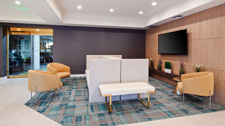 <b>Holiday Inn Express Hotel & Suites Lobby</b>. Images powered by <a href="https://www.leonardoworldwide.com/" title="Leonardo Worldwide" target="_blank">Leonardo</a>.