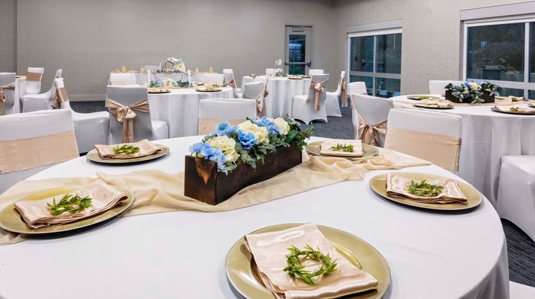 <b>Holiday Inn Express & Suites Madison Ballroom</b>. Images powered by <a href="https://www.leonardoworldwide.com/" title="Leonardo Worldwide" target="_blank">Leonardo</a>.
