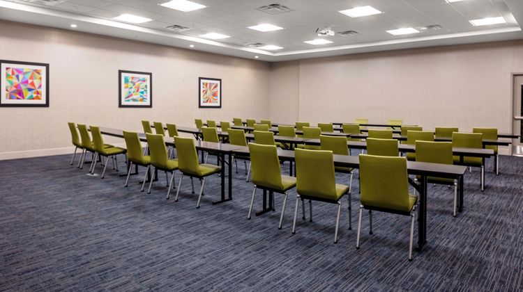 Holiday Inn Express & Suites Madison Meeting
