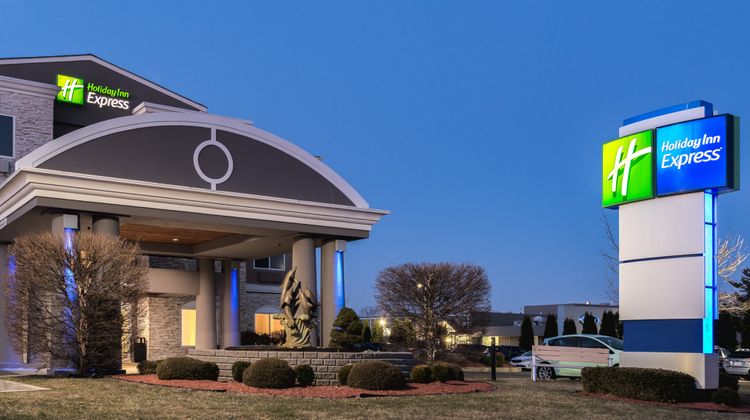 Holiday Inn Express Exterior