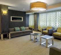 Holiday Inn Niagara Falls Lobby