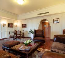 Le Commodore Hotel Room