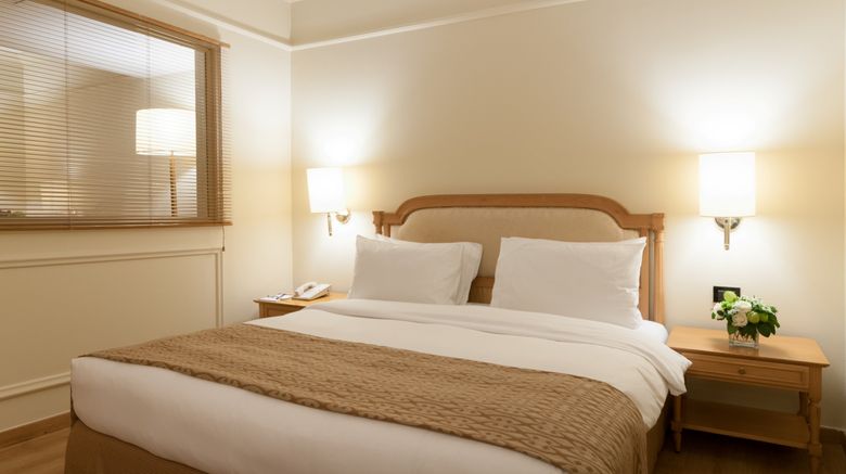 <b>Le Commodore Hotel Room</b>. Images powered by <a href="https://www.leonardoworldwide.com/" title="Leonardo Worldwide" target="_blank">Leonardo</a>.