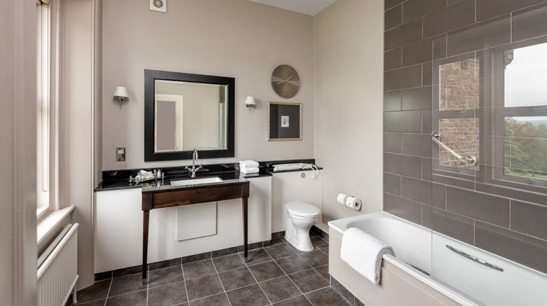 <b>Hartsfield Manor Suite</b>. Images powered by <a href="https://www.leonardoworldwide.com/" title="Leonardo Worldwide" target="_blank">Leonardo</a>.