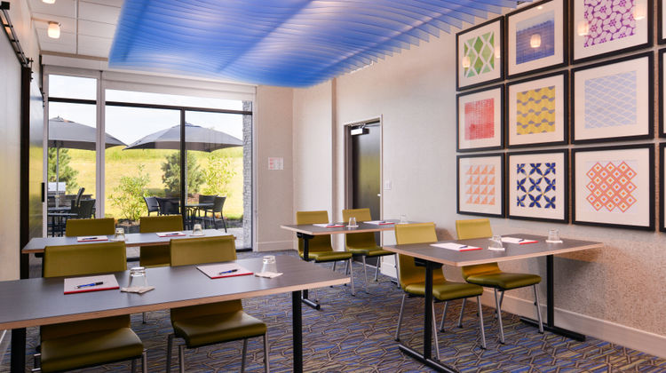 Holiday Inn Express & Suites Olathe West Meeting