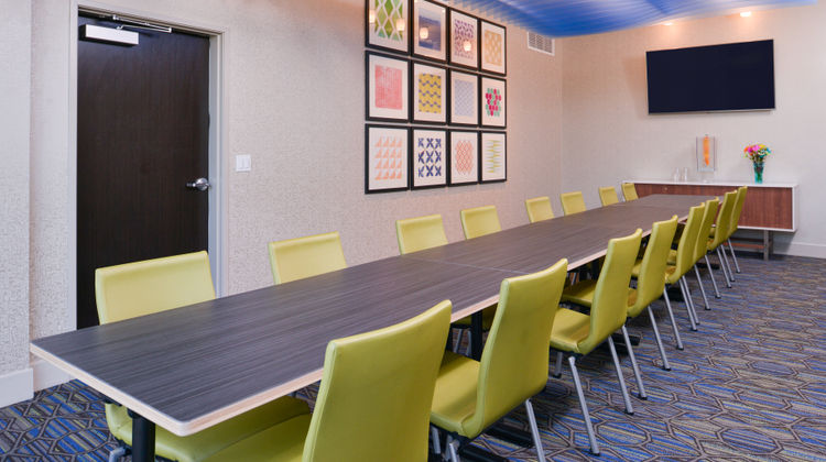 Holiday Inn Express & Suites Olathe West Meeting