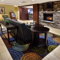 Holiday Inn Express & Sts Milford