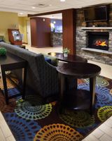 Holiday Inn Express & Sts Milford