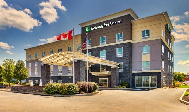 Holiday Inn Express Cheektowaga NE Exterior