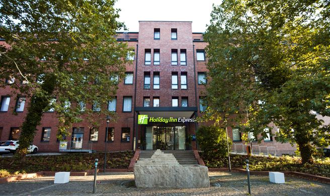 Holiday Inn Express Saabruecken Exterior