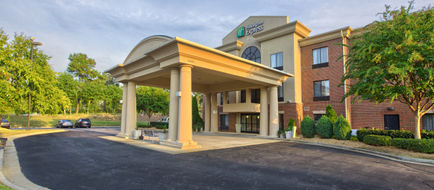 Holiday Inn Express Suites Wakefield Exterior