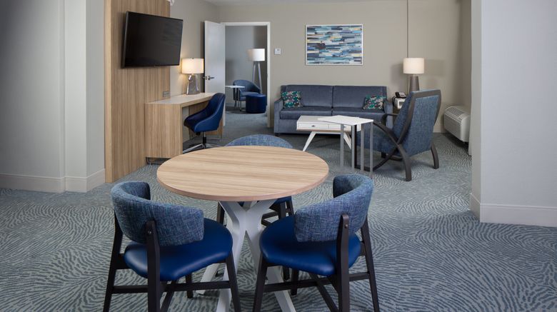 <b>Crowne Plaza Melbourne Oceanfront Hotel Suite</b>. Images powered by <a href="https://www.leonardoworldwide.com/" title="Leonardo Worldwide" target="_blank">Leonardo</a>.