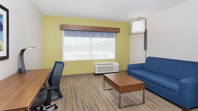 <b>Holiday Inn Express Williamsburg Room</b>. Images powered by <a href="https://www.leonardoworldwide.com/" title="Leonardo Worldwide" target="_blank">Leonardo</a>.