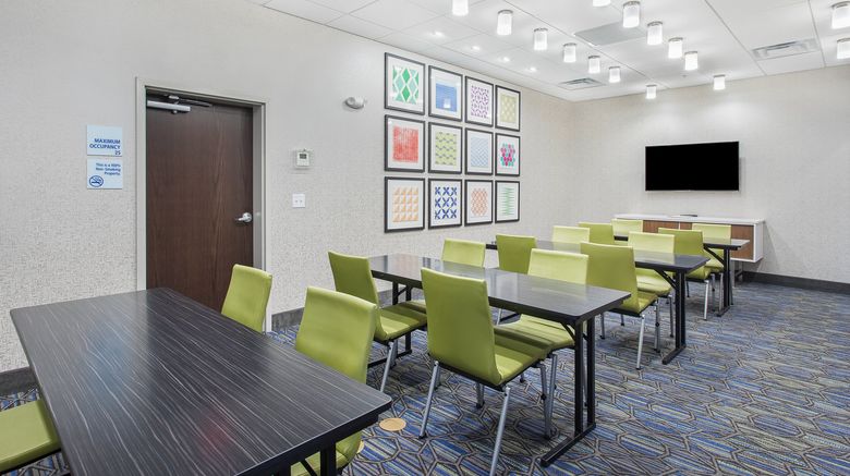 <b>Holiday Inn Express Williamsburg Meeting</b>. Images powered by <a href="https://www.leonardoworldwide.com/" title="Leonardo Worldwide" target="_blank">Leonardo</a>.