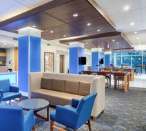Holiday Inn Express Williamsburg Lobby