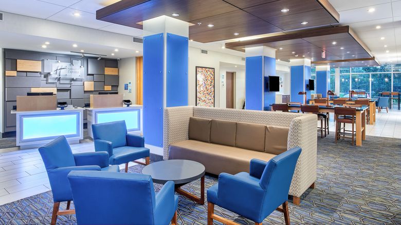 <b>Holiday Inn Express Williamsburg Lobby</b>. Images powered by <a href="https://www.leonardoworldwide.com/" title="Leonardo Worldwide" target="_blank">Leonardo</a>.