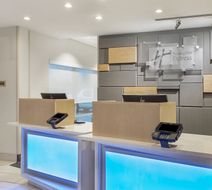 Holiday Inn Express Williamsburg Lobby