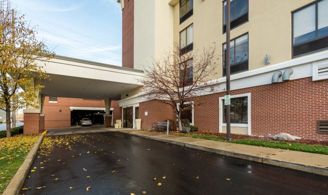 Holiday Inn Indianapolis Downtown Exterior