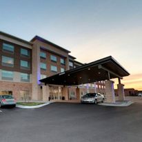 Holiday Inn Express & Stes Detroit North