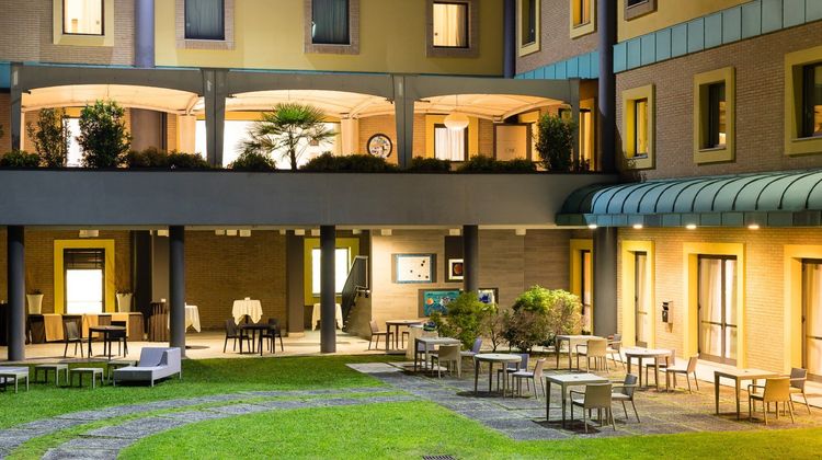 Crowne Plaza Malpensa Airport Hotel Exterior