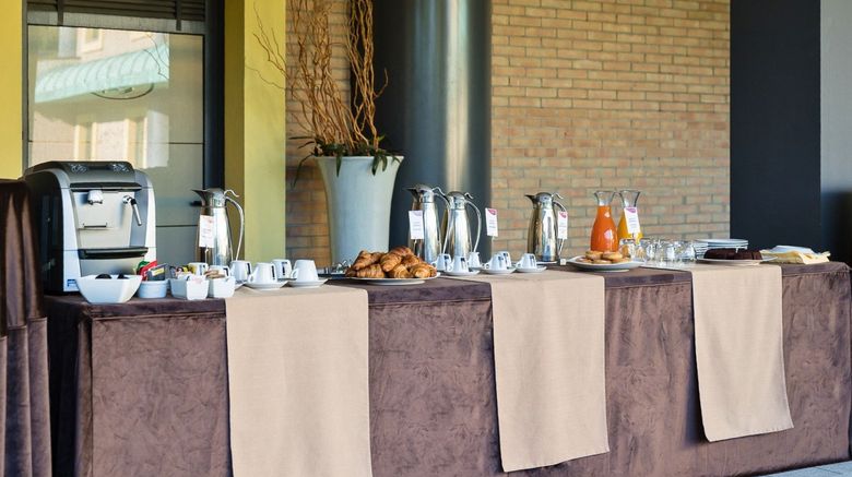 <b>Crowne Plaza Malpensa Airport Hotel Meeting</b>. Images powered by <a href="https://www.leonardoworldwide.com/" title="Leonardo Worldwide" target="_blank">Leonardo</a>.