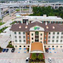 Holiday Inn Express & Stes Houston South