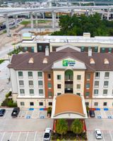 Holiday Inn Express & Stes Houston South
