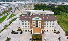 Holiday Inn Express & Stes Houston South