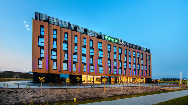 Holiday Inn Express Rzeszow Airport Exterior