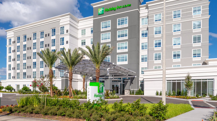Holiday Inn & Suites Intl Drive S Exterior