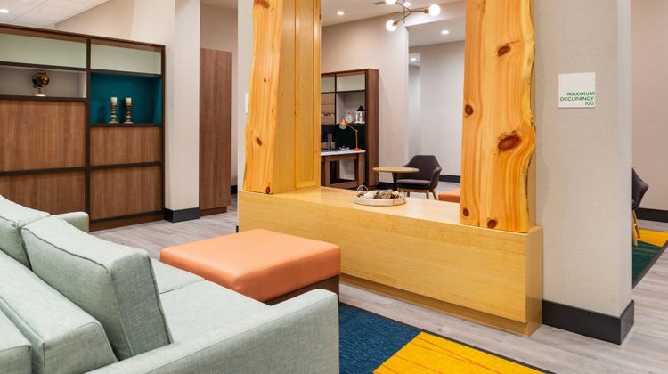 Holiday Inn & Suites Intl Drive S Lobby