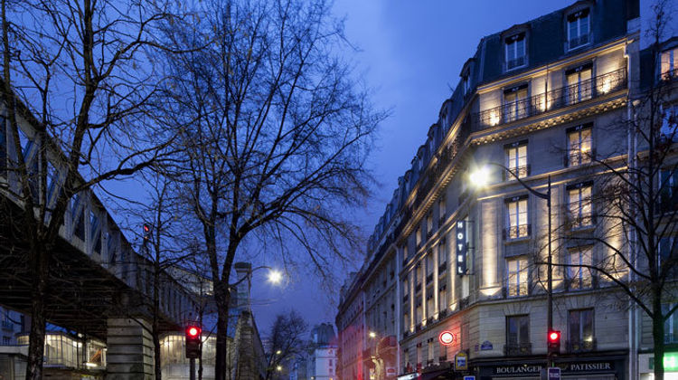 Hotel First Paris Eiffel Exterior