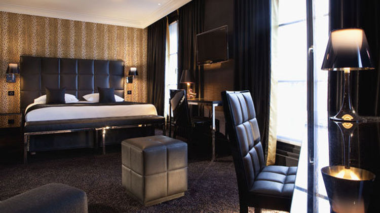 Hotel First Paris Eiffel Suite