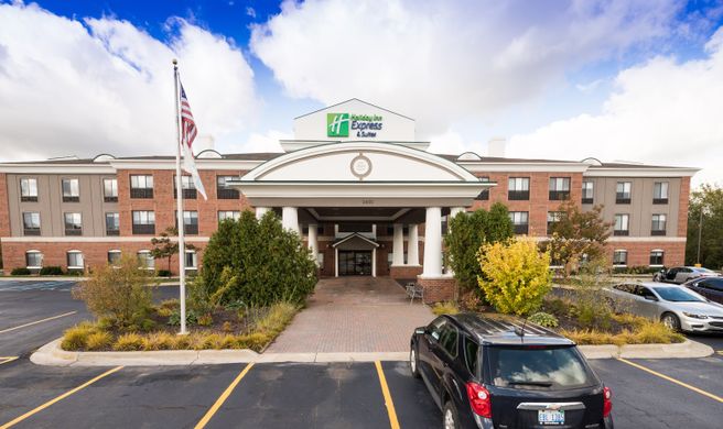 Holiday Inn Express Hotel & Suites Exterior