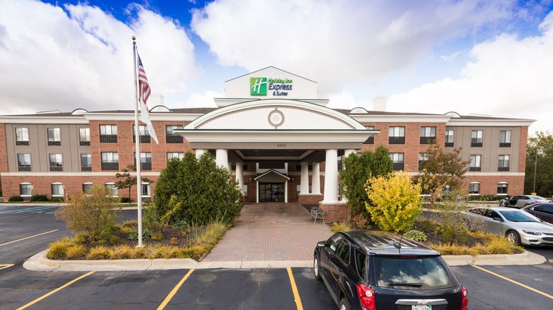 Holiday Inn Express Hotel  and  Suites Exterior. Images powered by <a href="https://www.leonardoworldwide.com" target="_blank" rel="noopener">Leonardo</a>.