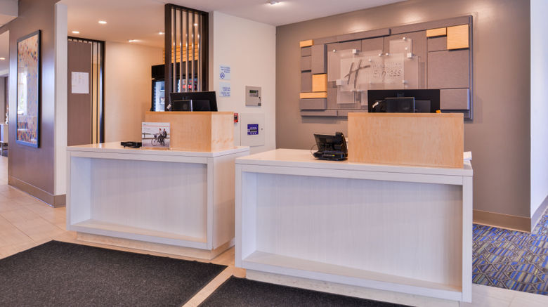 <b>Holiday Inn Express/Stes Mall of America Lobby</b>. Images powered by <a href="https://www.leonardoworldwide.com/" title="Leonardo Worldwide" target="_blank">Leonardo</a>.