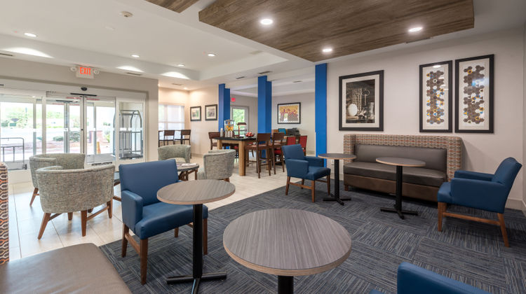 Holiday Inn Express & Suites LaGrange Lobby