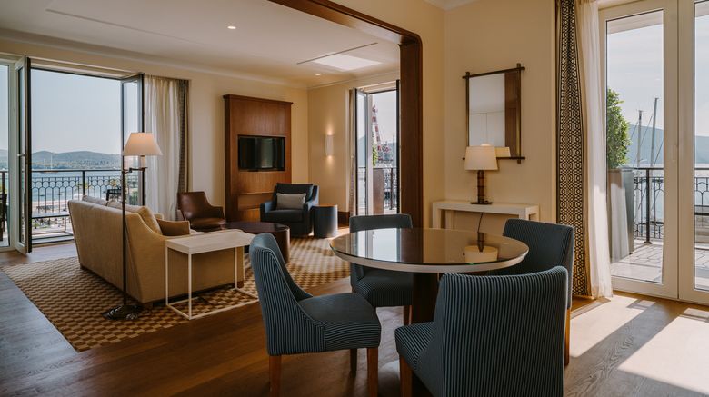 <b>Regent Porto Montenegro Suite</b>. Images powered by <a href="https://www.leonardoworldwide.com/" title="Leonardo Worldwide" target="_blank">Leonardo</a>.