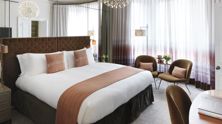 The Athenaeum Hotel & Residences Room