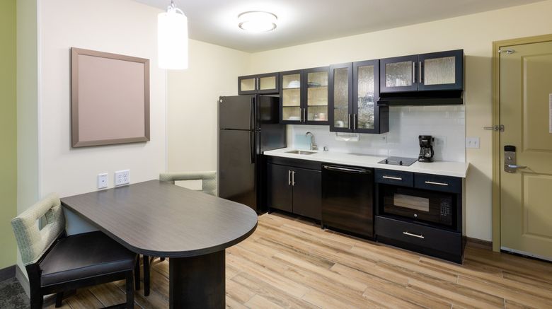 <b>Candlewood Suites Rochester Mayo Clinic Room</b>. Images powered by <a href="https://www.leonardoworldwide.com/" title="Leonardo Worldwide" target="_blank">Leonardo</a>.